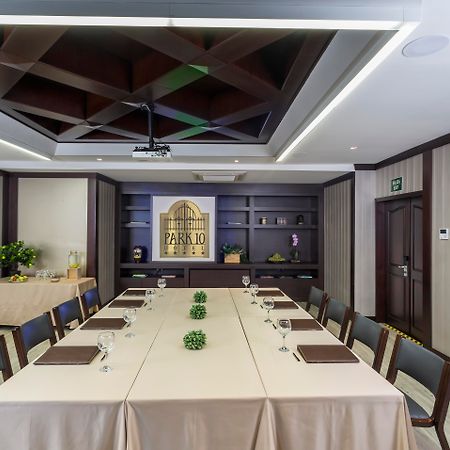 Hotel Park10 Medellín Esterno foto Meeting room