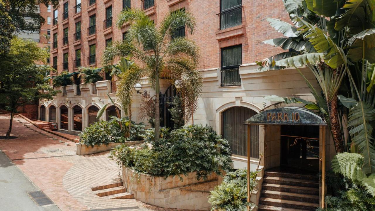 Hotel Park10 Medellín Esterno foto The entrance to the hotel
